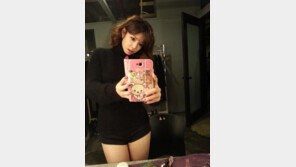 전효성 거울 셀카, 늘씬한 각선미… “눈을 뗄 수가 없네!”