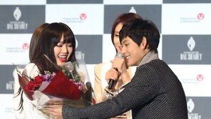 [포토] 임시완, 달샤벳 쇼케이스 방문…달샤벳 세리에 ‘눈웃음’