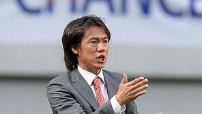 “박지성 만나겠다” 홍명보 감독…왜?