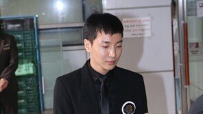 이특 아버지·조부모 발인…차분히 조문객 받아