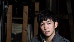 “블랙에 삼켜지는 레드의 숙명… 예술도 生의 모순에 지쳐가지요”