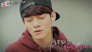 ‘엑소 쇼타임’ 첸, 시청률 공약 완수…‘Nothing Better’ 낭만적 열창