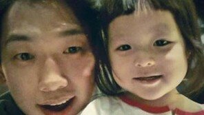 비 추사랑 셀카, 훈남 알아보는 눈초리… “2살 맞니?”