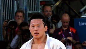 유도스타 왕기춘, 육군훈련소에서 휴대전화 사용 적발…영창-퇴소 ‘대망신’ 