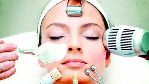 [Beauty]코스테틱 신상으로 피부 팽팽하게… 겨울에도 자외선차단제 꼭 발라야