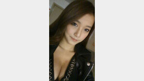 ‘얼짱 파이터’ 송가연, 자켓 사이로 드러난 가슴 라인 ‘아찔’