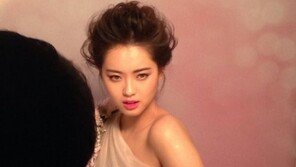 [화보] ‘sm 3대 미녀’ 고아라, ‘성나정’ 이미지 벗고 여신 포스 ‘폴폴’