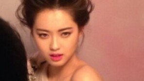고아라 근황… 한 쪽 어깨 드러낸 채 여신포스