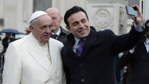 프란치스코 교황 “인터넷은 신의 선물”