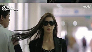 ‘응급남녀’ 클라라, 첫 회부터 가슴골 노출 ‘깜짝’