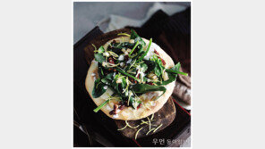 [우먼 동아일보] 피자와 샌드위치 사이~ flat bread ③ 시금치 올린 플랫 브레드