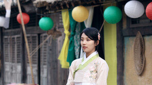 수지 “‘어바웃 타임’ 같은 영화 해봤으면”