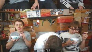 한국 과자 받은 영국남자 “독도는 한국땅, 잘 기억해!” 누리꾼 ‘환호’