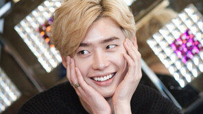 [인터뷰] ‘피 끓는 청춘’ 이종석 “논두렁 생활에 ‘대세남’ 실감 못해’” 