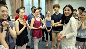 강철나비의 취임 일성 “열심히 안하면 쥐어짤 겁니다”