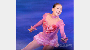 김연아와 결전 앞둔 아사다가 받은 특별한 선물