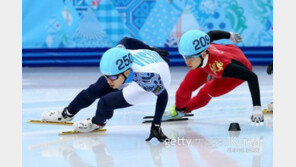 [소치] 안현수 원맨쇼… 러시아, 쇼트트랙 男 5000m 계주 결승행