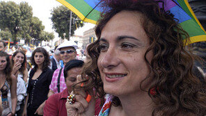 “이탈리아 트랜스젠더 인권운동가 구금” 러 인권탄압 규탄 여론도 갈수록 열기