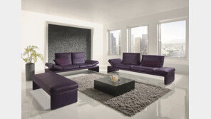 ‘코이노 라울 릴라’ 소파, 매혹적인 보랏빛 컬러로 소비자 공략!