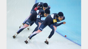 [소치]한국 남자 빙속 팀추월 결승 진출… 은메달 확보