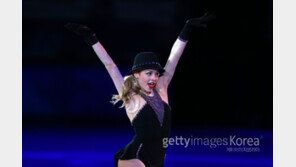 ‘이승훈 호감’ 그레이시 골드, 검은색 드레스 차림 ‘환상 미모’