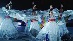 [사진]‘평창에서 만나요’ 한국 선녀들 소치 폐막식에 강림