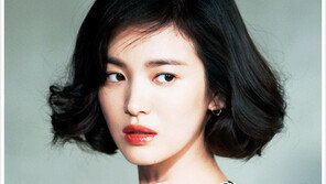 [우먼 동아일보] 스타의 헤어 디자이너에게 직접 들었다! 다섯 살 어려 보이는 단발 스타일링 공식