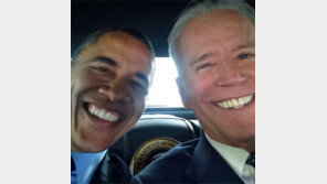 미국 대통령-부통령의 SNS ‘셀카 사진’, 이런 모습 처음이야