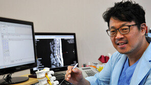 [헬스&뷰티]일자목 두통, 허리통증땐 척추치료-운동 병행