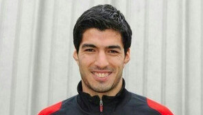 무릎 수술 받은 수아레스 “월드컵에 출전할 것”