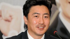 안정환 해설, 돌직구 해설 ‘눈길’…“기성용 선수 느려요. 느려요”