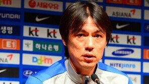 러시아 “1차전만 생각” 홍명보 “우리도 총력전”