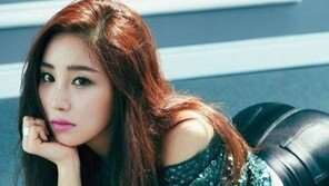 최희 화보, 힙라인 드러난 과감 포즈…‘야구 여신’의 도발?