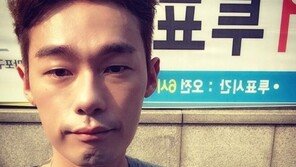 허지웅 투표 인증샷, “노예근성의 악순환에 빠질 수밖에… ”