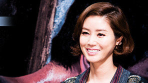 [우먼 동아일보 스타 TV] 김성령의 우아한 카리스마