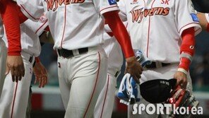 [포토] 김강민, 결승타의 주인공… ‘미모도 훈훈해’