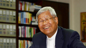 “교황님 점심 메뉴요? 숯불양념갈비-갈비탕 준비해야죠”