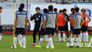 ‘벌써 28골’ 스트라이커 존재감 부각…더 무거워진 박주영 어깨