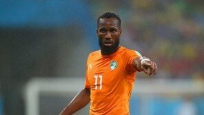 일본 울린 ‘검은 예수’ 드록바