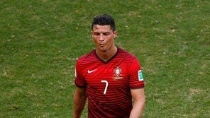 호날두, ‘박치기 퇴장’ 페페에 분노? “인터뷰할 선수는…”