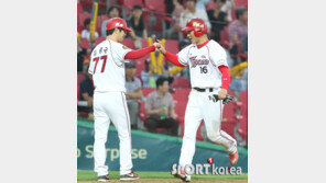 [포토] 김주찬, 투런포 작렬! ‘승부는 원점’