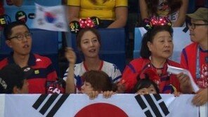 ‘안성현 열애’ 성유리, 한국-러시아전 관중석 포착…'미모 폭발'