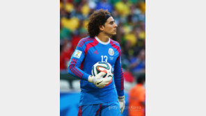 ‘전설’ 올리버 칸, 오초아 극찬 “월드컵 최고 골키퍼!”