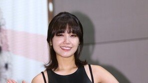 ‘트로트의 연인’ 정은지, 속옷 끈? 섹시 가죽원피스 눈길