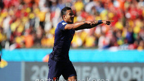 벌써 세 명이 세 골씩