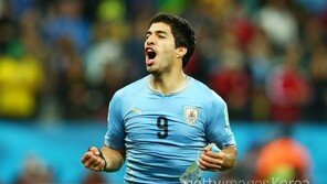 [우루과이 vs 잉글랜드]수아레스 2골 작렬…‘맨 오브 더 매치’ 선정