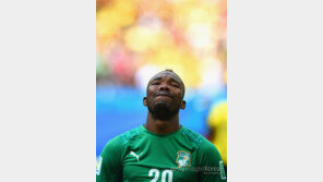 코트디부아르 세레 디, 국가 연주 도중 눈물 펑펑