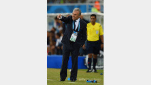 ‘설상가상’ 일본, 자케로니 퇴임 기사까지 나와