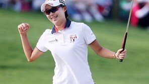 [포토] 김효주, 생애 첫 메이저퀸 등극 ‘미소가 절로~’