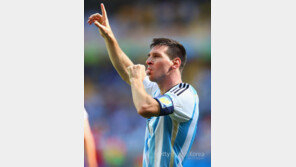 [와글와글 월드컵] 선수가 입은 유니폼만 노리는 수집가